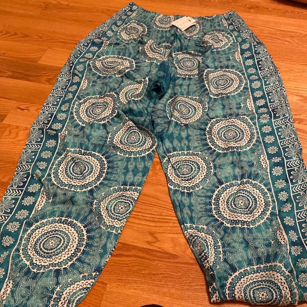 NWT comfy print pants